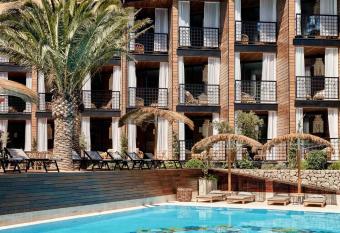 Bikini Island & Mountain Port de Soller  allows 18 year olds to book a room