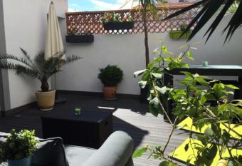 La Perle Marine 3 allows 18 year olds to book a room