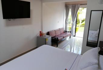 Hotel Santa Maria de las Aguas Pe  ol has rooms with a private hot tub