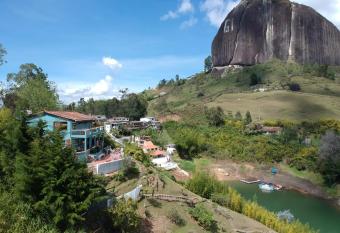 Casa Galeria Guatape has Balcony rooms