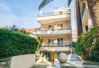 Apartments M&M has Balcony rooms