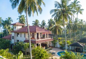 Lanka Beach Villa has Balcony rooms