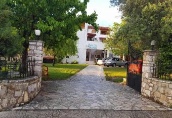 Villa Spyros has Smoking/Balcony rooms