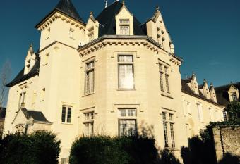 Le Castel Ecossais has Balcony rooms