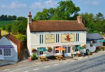 The Old Red Lion has Balcony rooms