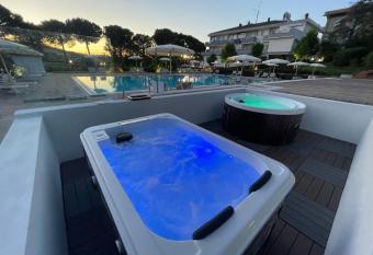 Pineto Resort has Balcony rooms