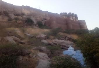 Hill View has Balcony rooms