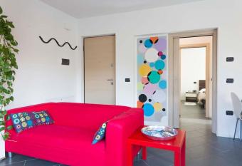 Peace apartment allows 18 year olds to book a room