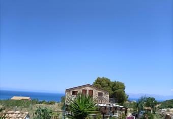 Casolare La Torre allows 18 year olds to book a room