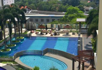 SkyLounge Apartment Colombo has Balcony rooms