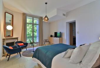 Villa Meridia allows 18 year olds to book a room