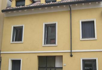 Maison Jolie has Balcony rooms