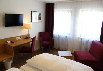 Gasthof und Pension zum L  wen has Balcony rooms