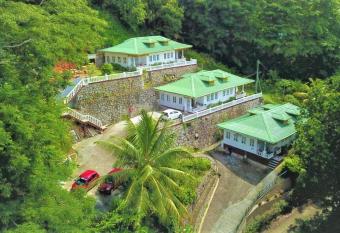 Seychelles Yellow Petals has Balcony rooms
