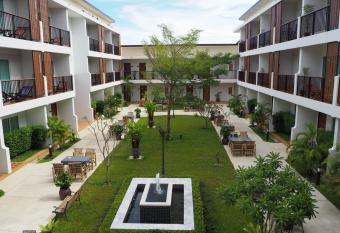 Crystal Lamai Hotel has Balcony rooms