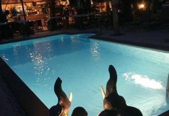 Bee Nat Garden Resort has Balcony rooms