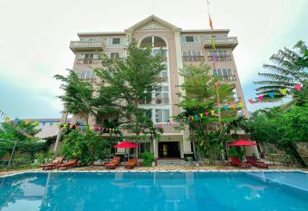 Summer Resort has Balcony rooms