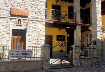 Foresteria La Ceriola has Balcony rooms