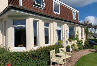 No12 Bed and Breakfast, St Andrews allows 18 year olds to book a room