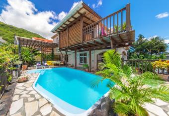 Blue Lagoon Villa has Balcony rooms