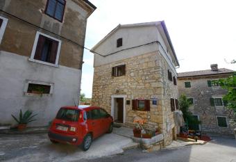 Maja Apartment has Balcony rooms