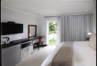 Impa-Lala Country Estate has Balcony rooms