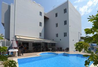 Ialysos City Hotel has Balcony rooms