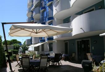 Meubleterme has Balcony rooms