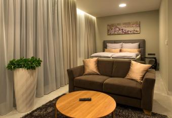 MG Restaurace/Luxury Apartments has Balcony rooms