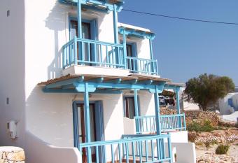 Asterias House has Balcony rooms
