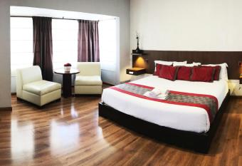 Hotel Santiago de Compostella Suites allows 18 year olds to book a room