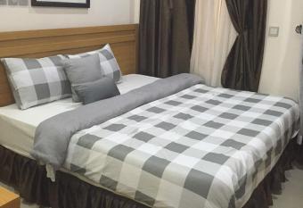 Greens Manor VI allows 18 year olds to book a room