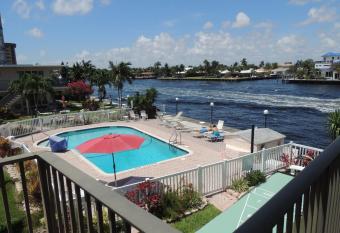 Aqua Mar Condos has Balcony rooms