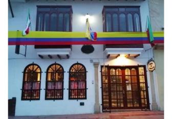 Hotel El Aerolito allows 18 year olds to book a room