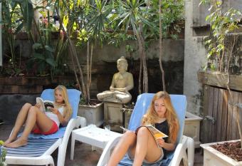 Reef Lodge Backpackers has Balcony rooms
