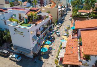 Refugio del Mar Luxury Hotel Boutique allows 18 year olds to book a room