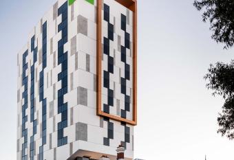 Holiday Inn West Perth, an IHG Hotel allows 18 year olds to book a room