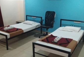 Deccan Comforts has Balcony rooms