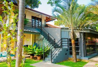 Morning Star Resorts has rooms with a private hot tub