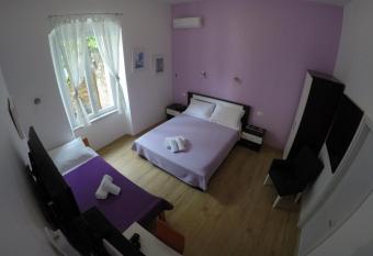 Rooms Gero has Balcony rooms