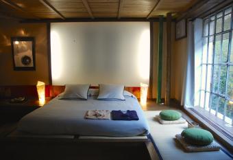 Minshuku Chambres d h  tes japonaises allows 18 year olds to book a room