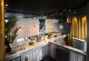 Briggate Hotel has Balcony rooms