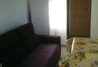 G  te d   tape d Aurouses allows 18 year olds to book a room