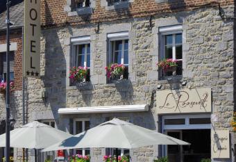 H  tel Le Roosevelt allows 18 year olds to book a room