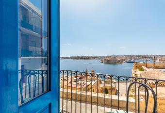 Valletta Harbour View Apartment has Balcony rooms