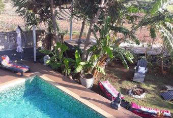 Villa Belza et Spa has rooms with a private hot tub