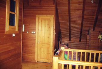 Agros Timber Log House has rooms with a private hot tub