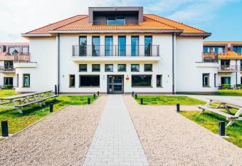 Holiday Suites Westende allows 18 year olds to book a room