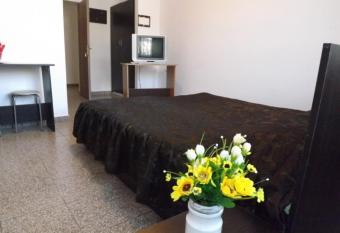 Casa Dobrescu Centura De Nord allows 18 year olds to book a room