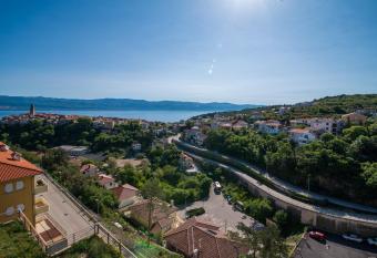 Apartman Leona has Balcony rooms